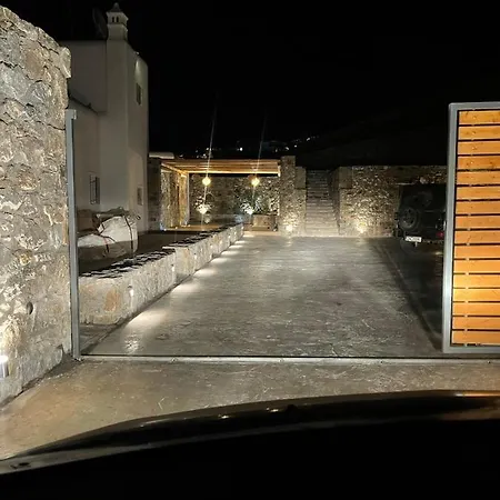 Sapphire Black * Glastros (Mykonos)